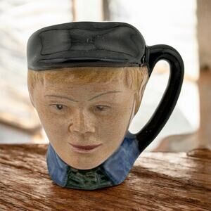 Royal Doulton Mini Toby Jug "Oliver Twist" Porcelain D6677 England Hand Painted